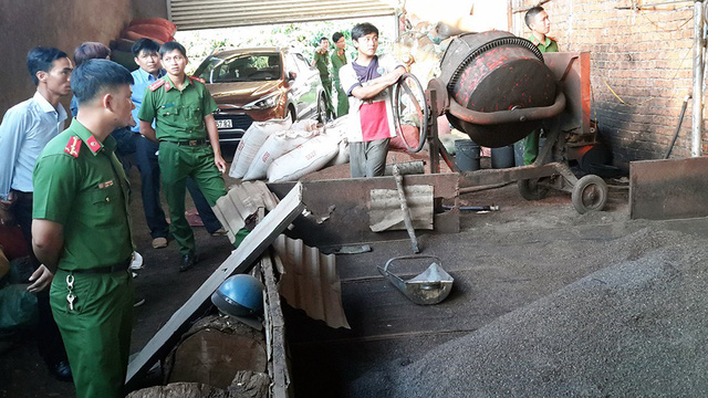 Nhiều tấn sản phẩm từ lò cà phê trộn pin đã ra thị trường