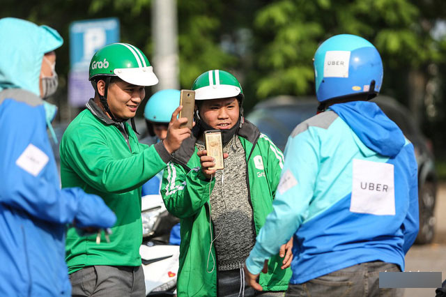 Ngành thuế yêu cầu Grab nộp thuế chuyển nhượng thay Uber