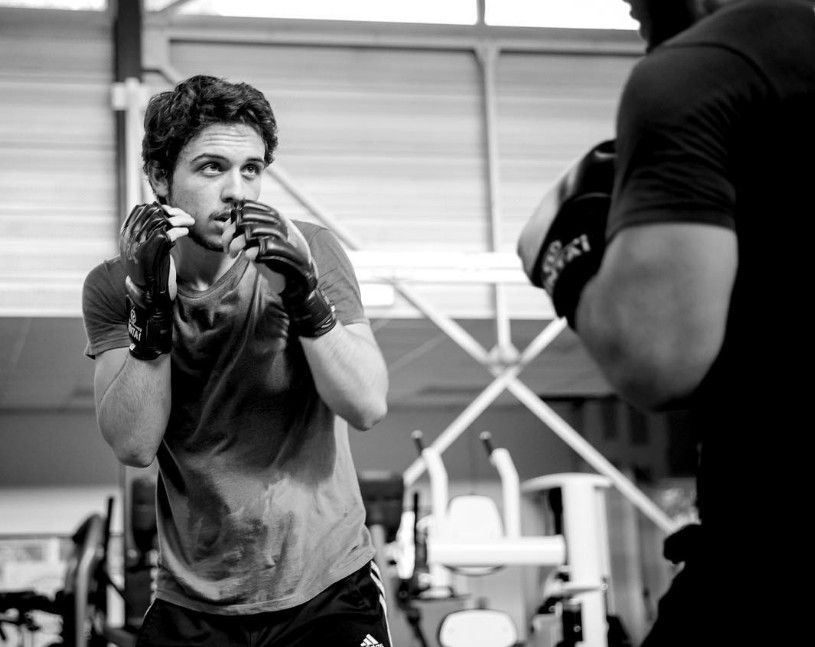 Hoàng tử thừa kế ngai vàng Jordan được nhiều cô gái cầu hôn trên mạng