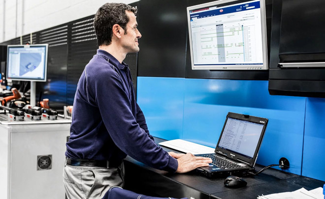 Hộp đen phát hiện lỗi trên từng con ốc của Bugatti Chiron