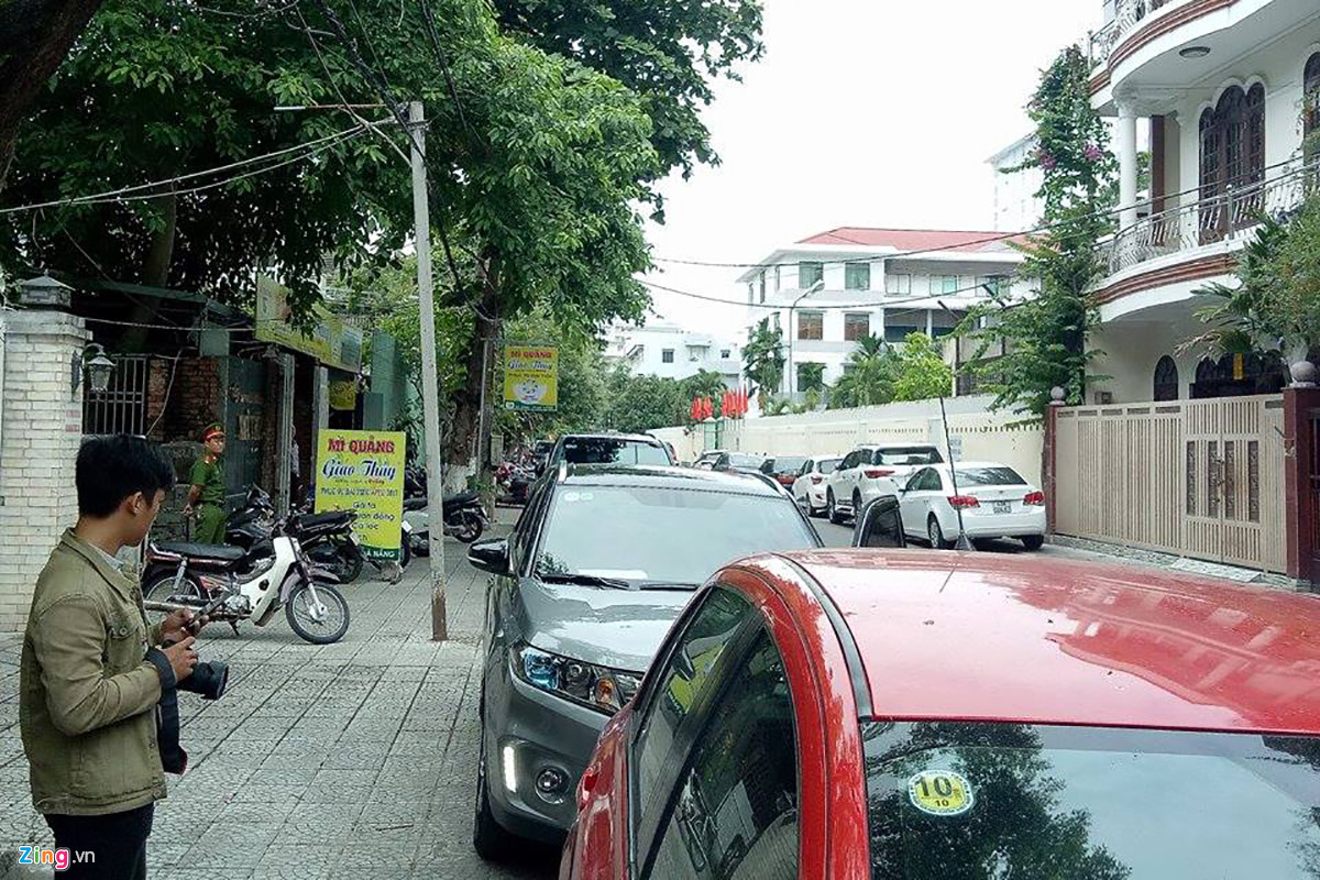 Cảnh khám xét nhà 2 cựu Chủ tịch TP Đà Nẵng dính đến Vũ nhôm