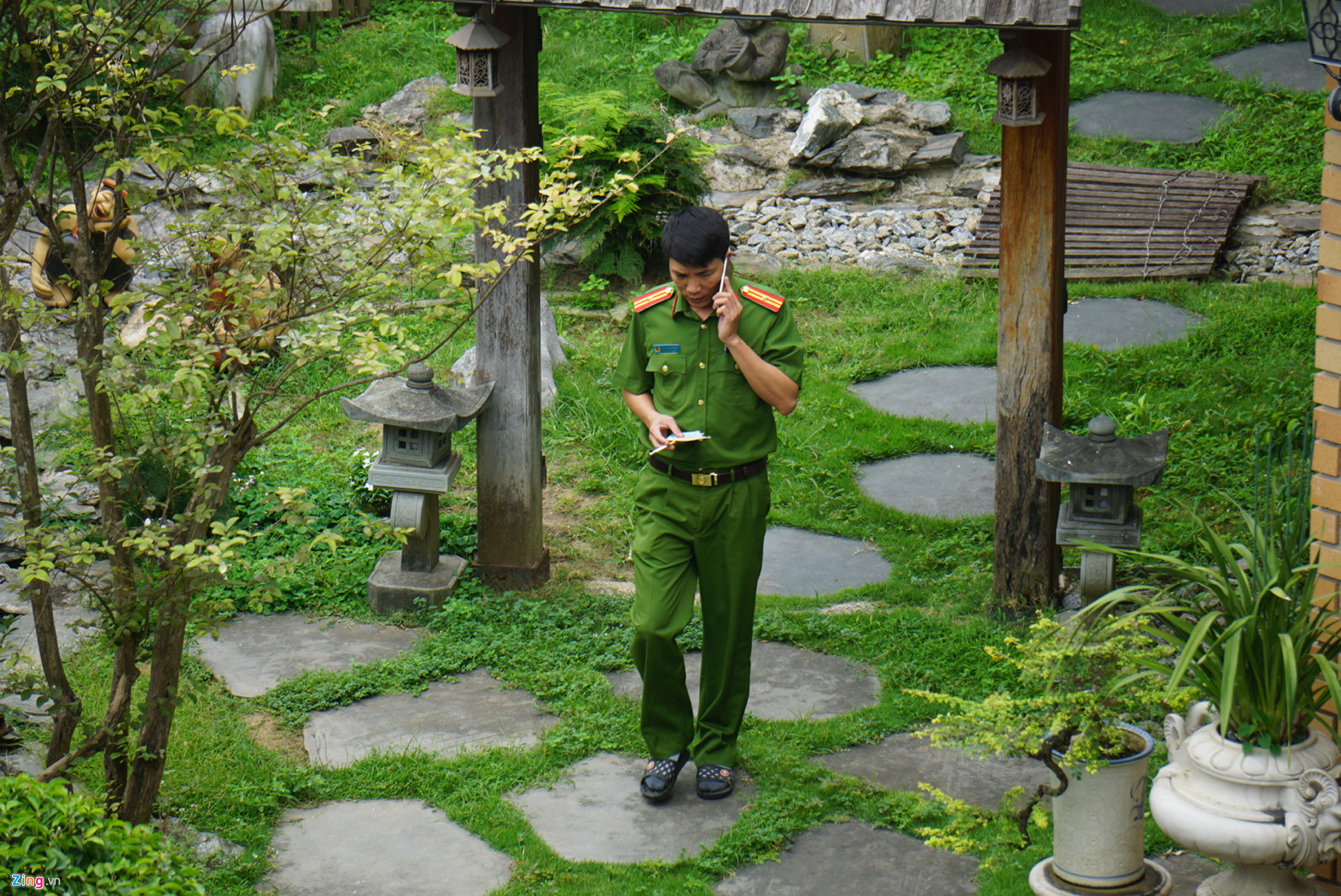 Cảnh khám xét nhà 2 cựu Chủ tịch TP Đà Nẵng dính đến Vũ nhôm