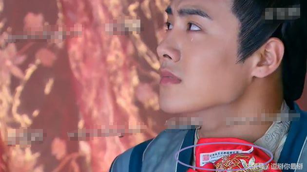 Sạn khó tin trong phim cổ trang: Hoàng đế đeo đồng hồ, xuất hiện cột điện cao thế