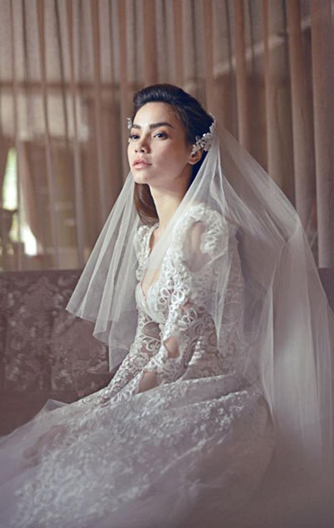 Kim Lý có phải là người giúp Hà Hồ mặc áo cô dâu lần cuối?