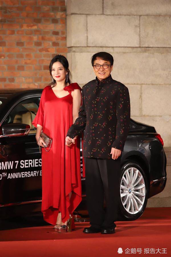 Vừa bị chê tăng cân, béo phì, Triệu Vy tung loạt ảnh mới khác một trời một vực