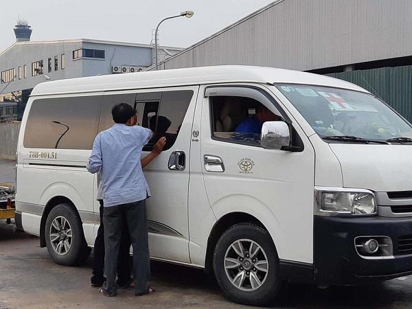 Cô gái Việt đột tử tại Nhật: Người cha bật khóc khi thấy con phủ trắng nilon về sân bay