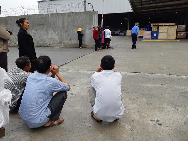 Cô gái Việt đột tử tại Nhật: Người cha bật khóc khi thấy con phủ trắng nilon về sân bay