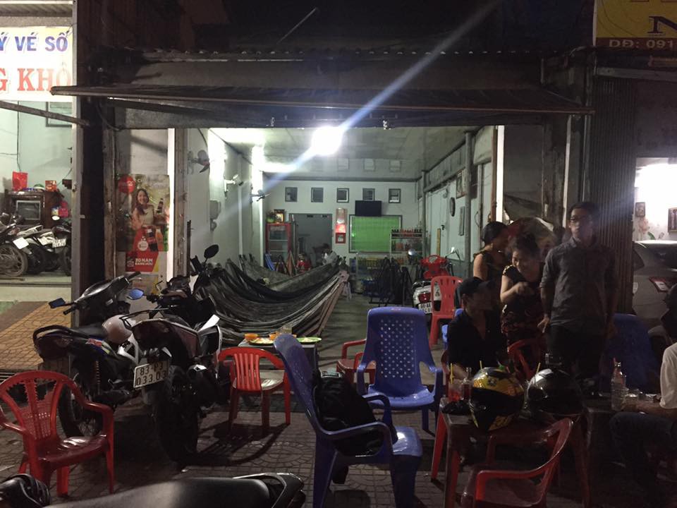 Cuộc sống đảo lộn của bà chủ cafe võng sau khi 28 phượt thủ đăng đàn chê đắt: Dì Hai phải tháo biển hiệu, sợ đốt nhà nên cả đêm không ngủ