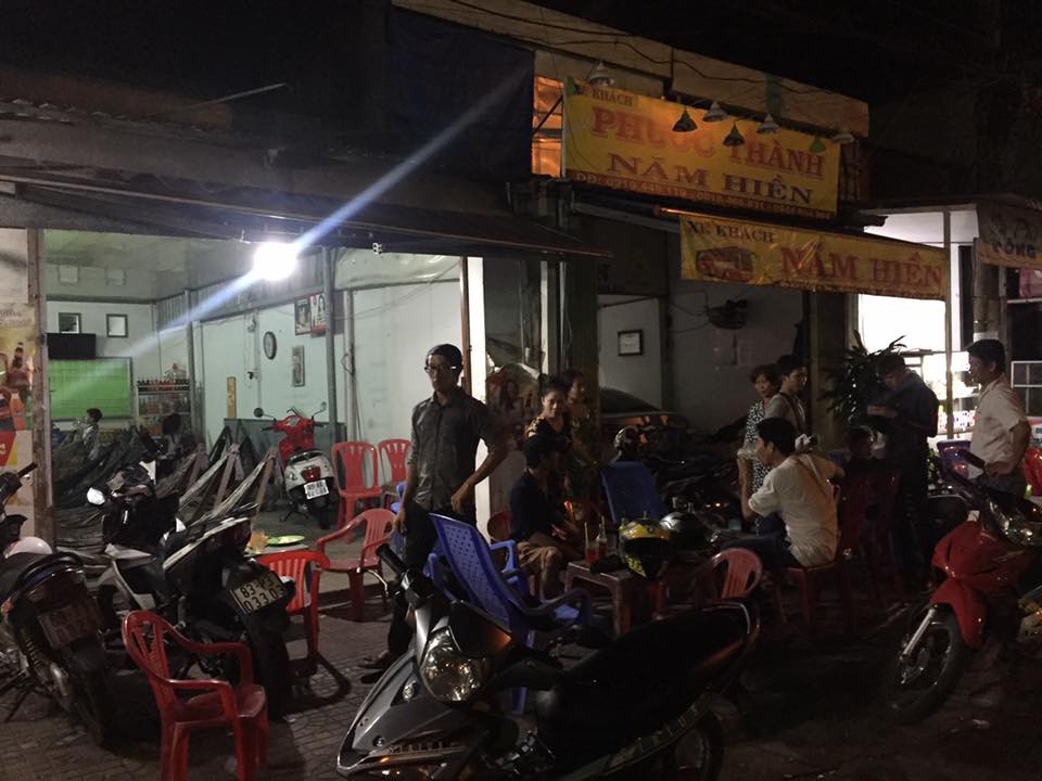 Cuộc sống đảo lộn của bà chủ cafe võng sau khi 28 phượt thủ đăng đàn chê đắt: Dì Hai phải tháo biển hiệu, sợ đốt nhà nên cả đêm không ngủ