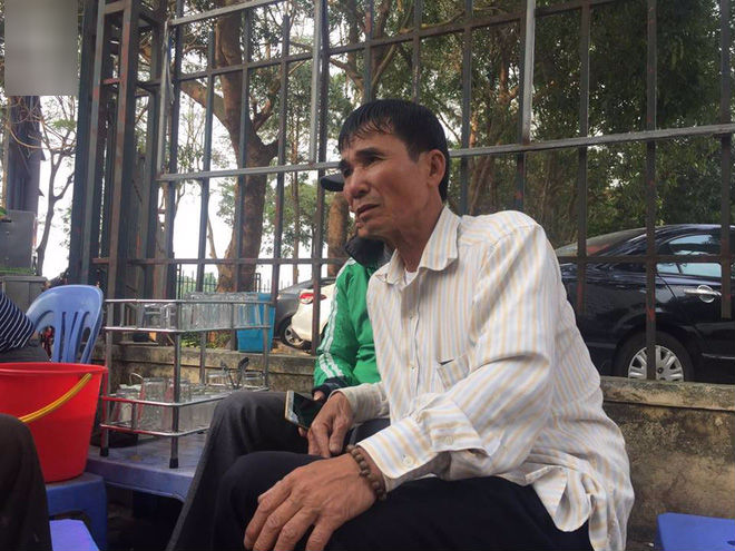 Cư dân Linh Đàm, Hà Nội hoang mang vì 2 lần thấy rắn dài cả mét từ trên trời rơi xuống