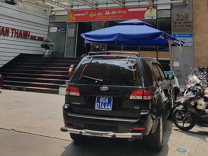 Thêm 2 khách hàng bị mất tiền ở Eximbank