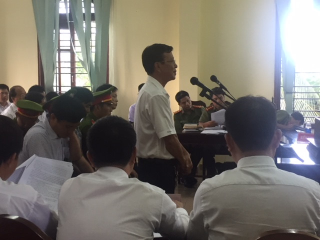 Thất thoát hơn 304 tỉ đồng tại Agribank Cần Thơ: HĐXX mời điều tra viên và cơ quan thẩm định giá đến tòa