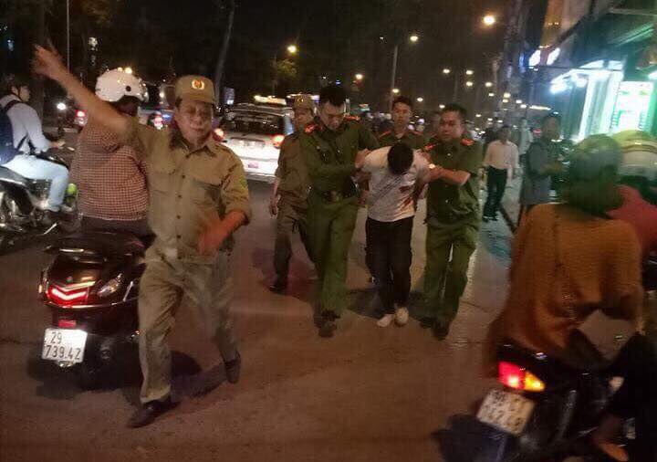 Hà Nội: Cướp tiệm vàng ở đường Láng trong đêm Hà Nội: Cướp tiệm vàng ở đường Láng trong đêm