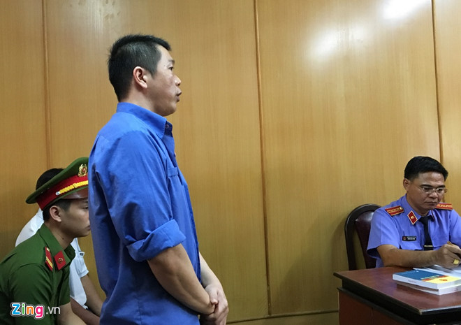 Trùm logo xe vua khai đưa tiền cho cảnh sát giao thông để mướn xe ôm