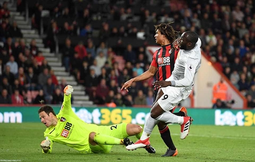 Man Utd thắng dễ trong ngày Lukaku, Sanchez dự bị