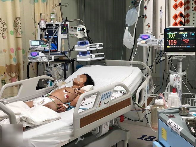 Té xe đạp, bé trai 11 tuổi bị nhiễm vi khuẩn tụ cầu vàng nguy kịch