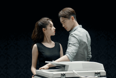 Cao Vân Tường bị tố lợi dụng cảnh quay quấy rối bạn diễn