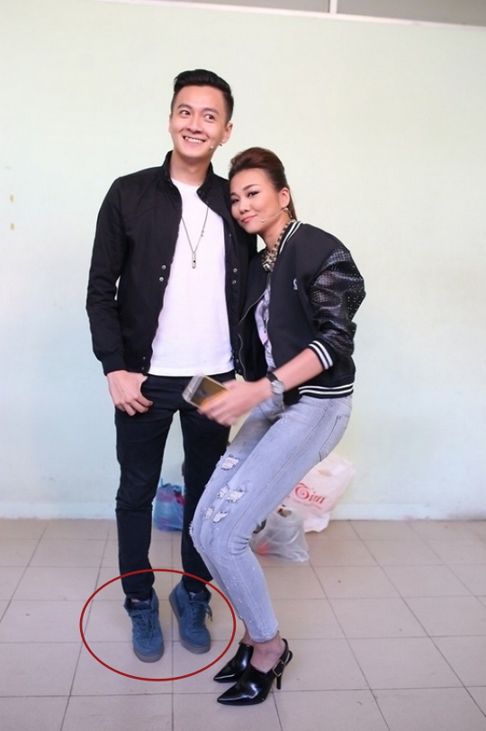 Bí kíp gian lận chiều cao cực ‘đỉnh’ của sao nam V-biz khiến fan ‘ngã ngửa’