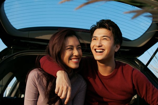 Sau chia tay Hoàng Oanh, Huỳnh Anh chính thức công khai về bạn gái mới?