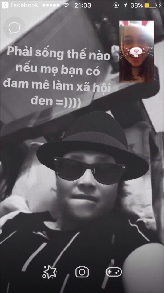 Khi phụ huynh hội nhập Facebook: Chụp cho mẹ chân thật dài và thật duyên dáng nhé!