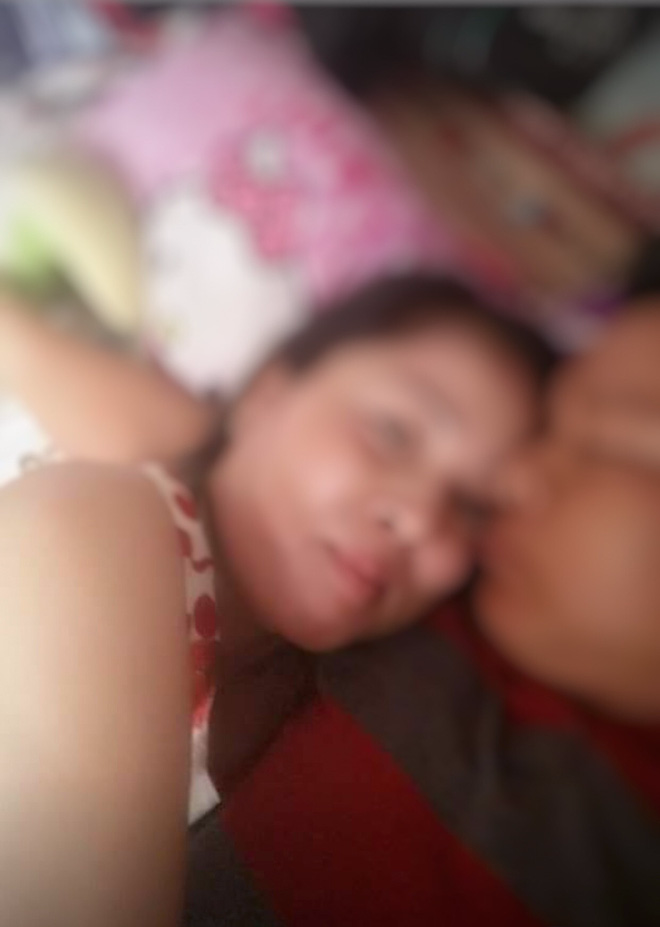 Lộ hàng loạt ảnh giường chiếu và tin nhắn mùi mẫn với gái lạ, chồng vẫn khăng khăng khẳng định chỉ là bạn