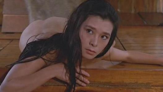 Dù bị lừa tình và tiền, cựu sao phim cấp 3 Hong Kong vẫn yêu trai trẻ