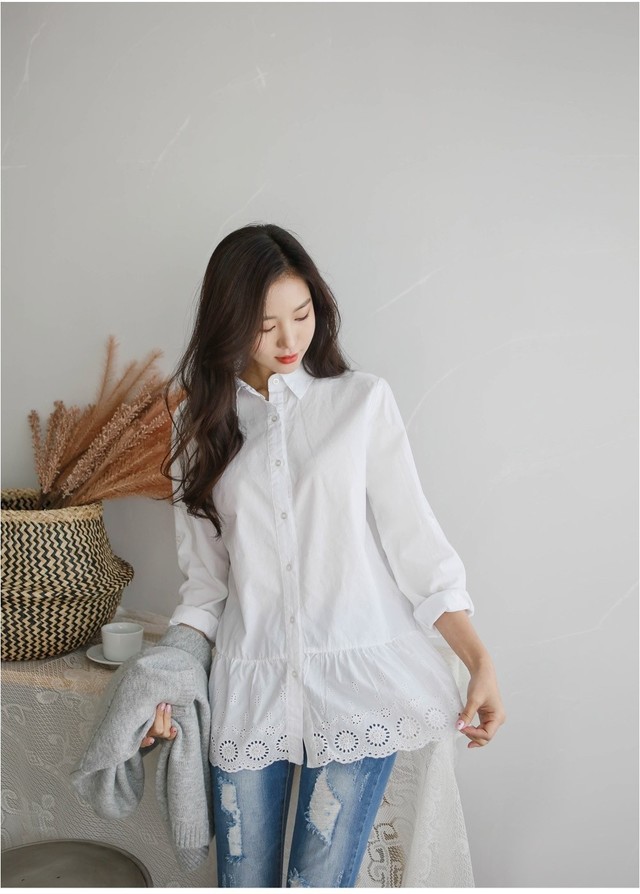 Sơmi trắng đơn giản là vậy, nhưng có tới tận 15 cách kết hợp giúp bạn mặc cả tuần không chán