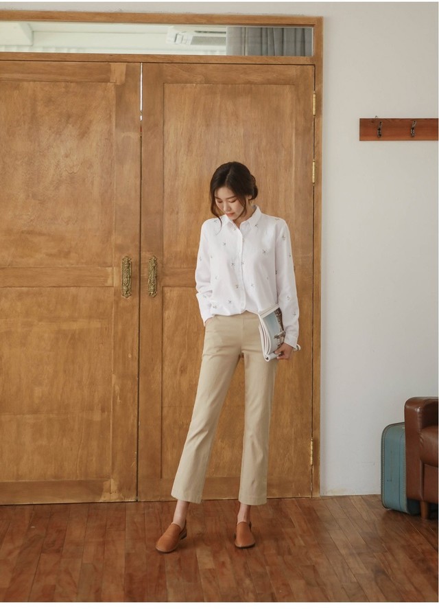 Sơmi trắng đơn giản là vậy, nhưng có tới tận 15 cách kết hợp giúp bạn mặc cả tuần không chán