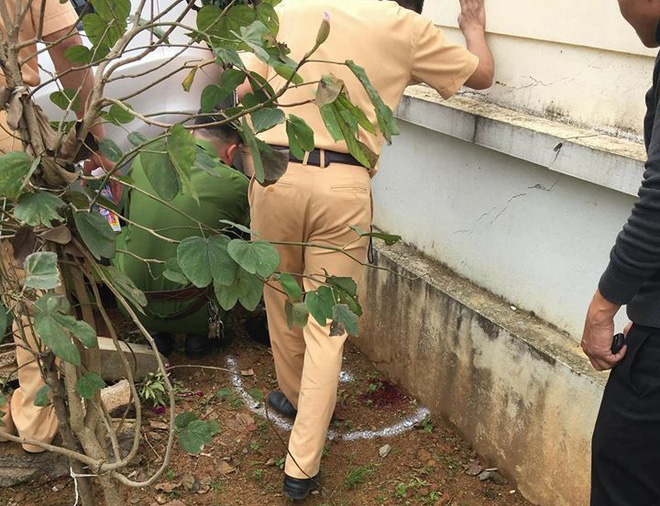 Hai em học sinh bị thầy giáo ở Sơn La lùi xe đâm phải đều là học sinh lớp 1