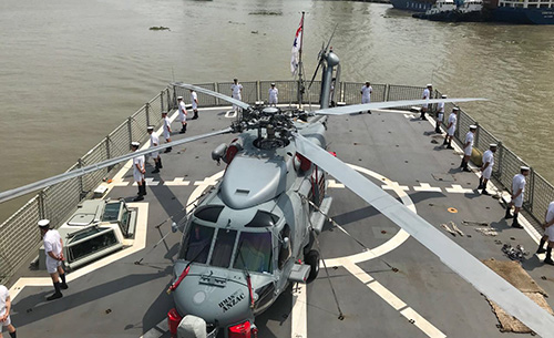 Ba tàu Hải quân Hoàng gia Australia cùng đến TP HCM