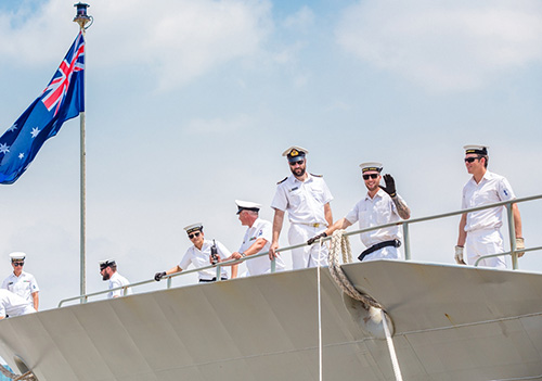Ba tàu Hải quân Hoàng gia Australia cùng đến TP HCM