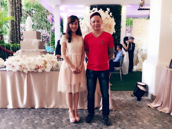 Diễn viên chuyên vai ác kể chuyện tình với vợ thứ 3 kém 17 tuổi