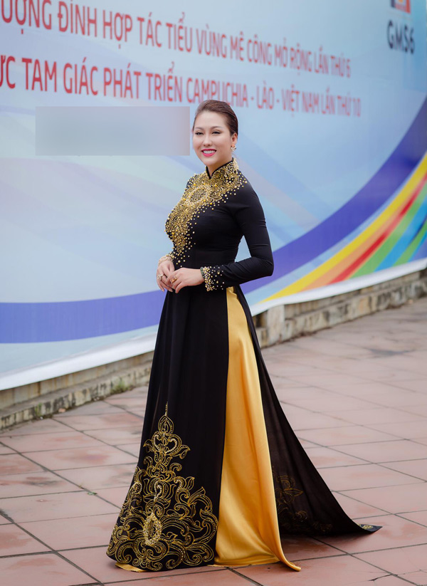 Phi Thanh Vân đã chán mặc hở đi sự kiện