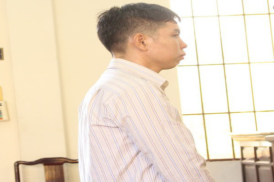 Chồng đâm chết vợ vì nghi điện thoại cho đàn ông khác trong đêm