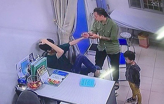 Khởi tố người đánh bác sĩ bệnh viện Xanh Pôn