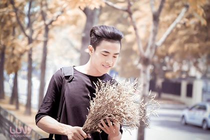 9X điển trai hát Dư lào phải lói giúp giới trẻ can đảm tỏ tình 9X điển trai hát Dư lào phải lói giúp giới trẻ can đảm tỏ tình