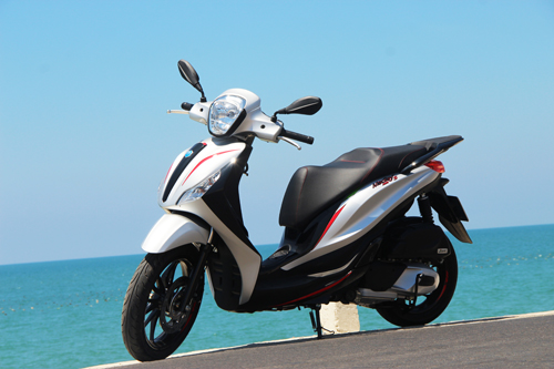 Piaggio Medley 2018 - cuộc chiến mới với Honda SH tại Việt Nam