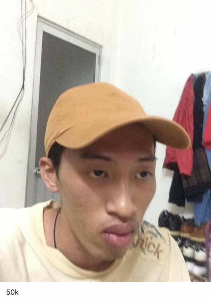 Thanh niên bán mũ bỗng dưng nổi tiếng vì chụp ảnh trăm kiểu thần thái như một