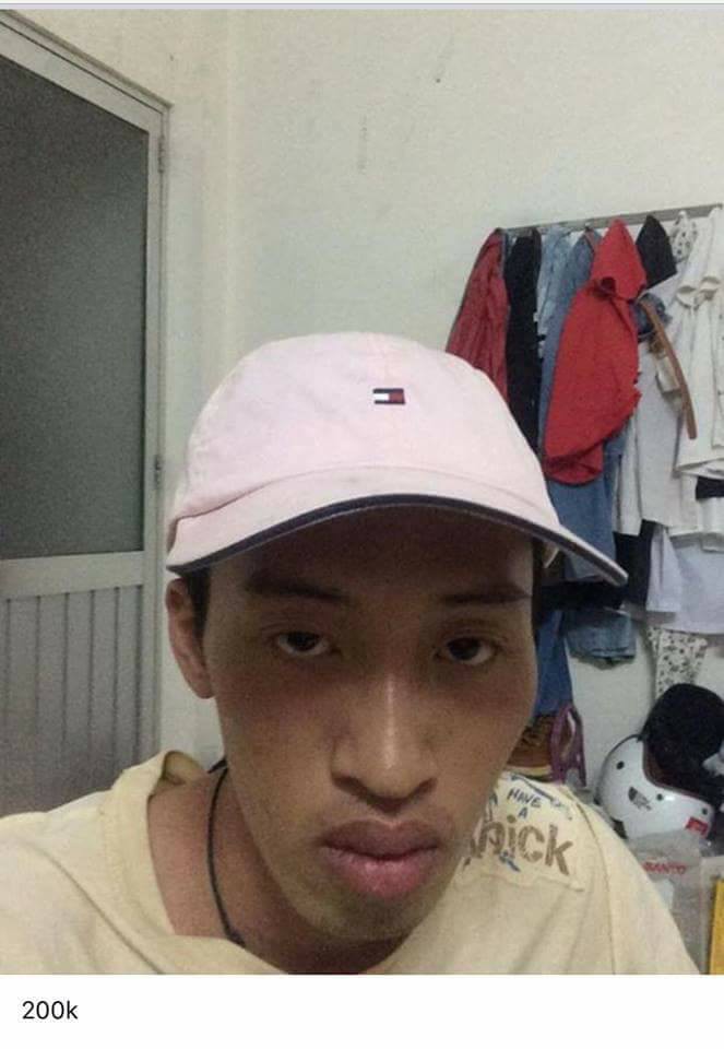 Thanh niên bán mũ bỗng dưng nổi tiếng vì chụp ảnh trăm kiểu thần thái như một