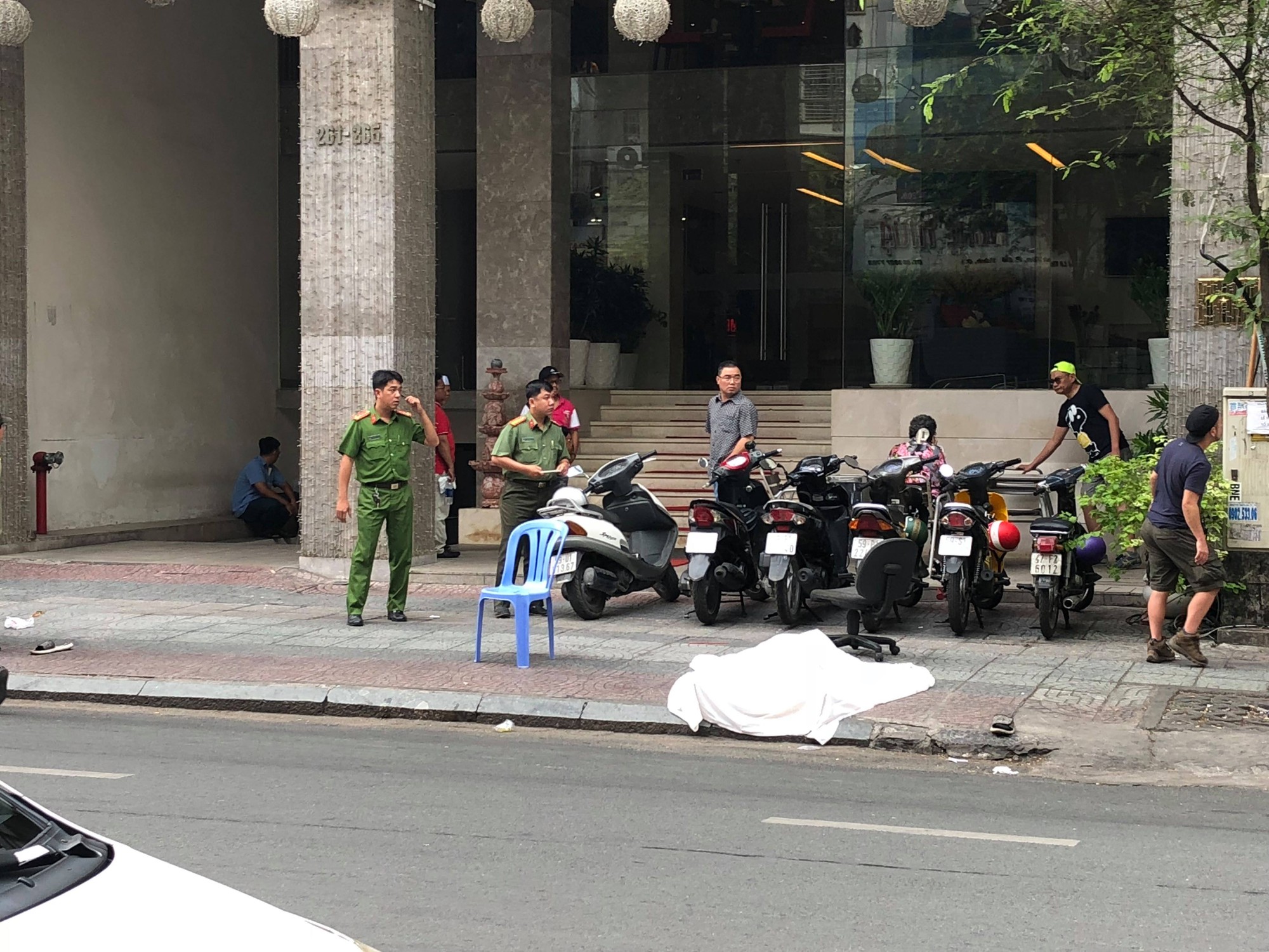 Người đàn ông ngoại quốc gieo mình tử vong ở khách sạn trung tâm Sài Gòn