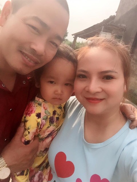 Bức ảnh chiếc bạt cưới hẩm hiu giăng chuồng bồ câu gây xôn xao MXH, câu chuyện phía sau đó thật bất ngờ