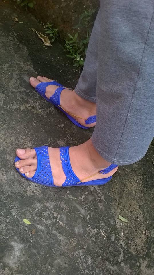 Nâng tầm cực phẩm dép tổ ong thành sandal dạo xóm, dân mạng lo ngại Gucci sẽ học hỏi ý tưởng