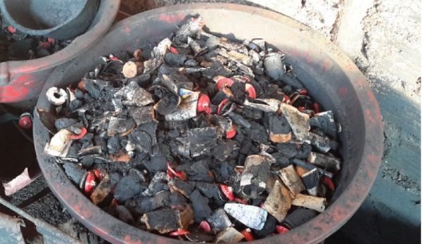 Cục pin thần bí: Lời đồn đáng sợ và cú đầu độc dã tâm