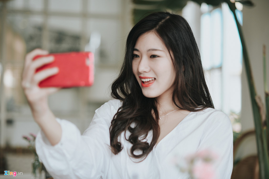 Hoa khôi Báo chí cao 1,75 m: Mình từng tập tạ cho người thấp đi