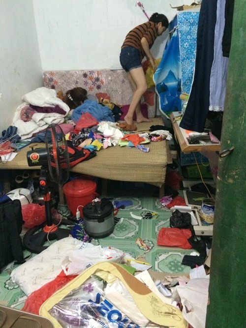 Đỉnh cao của ở bẩn, quần áo nấm mốc mọc thành cây dài 30cm