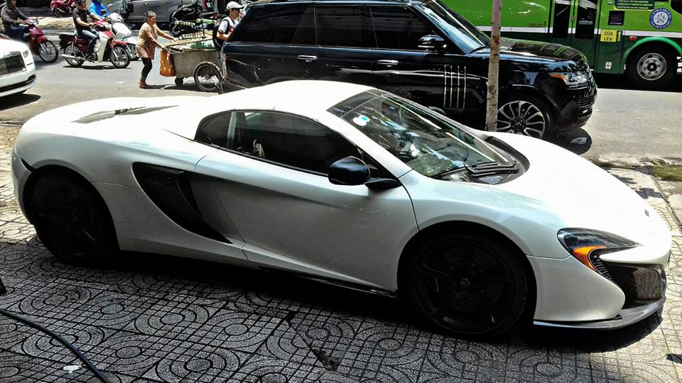 Đại gia Đặng Lê Nguyên Vũ bán hàng loạt siêu xe