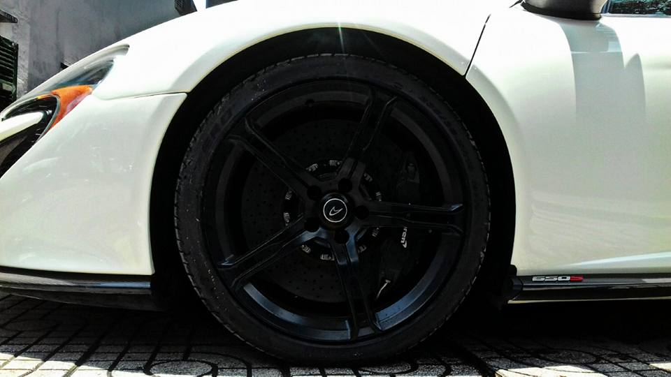 Đại gia Đặng Lê Nguyên Vũ bán hàng loạt siêu xe