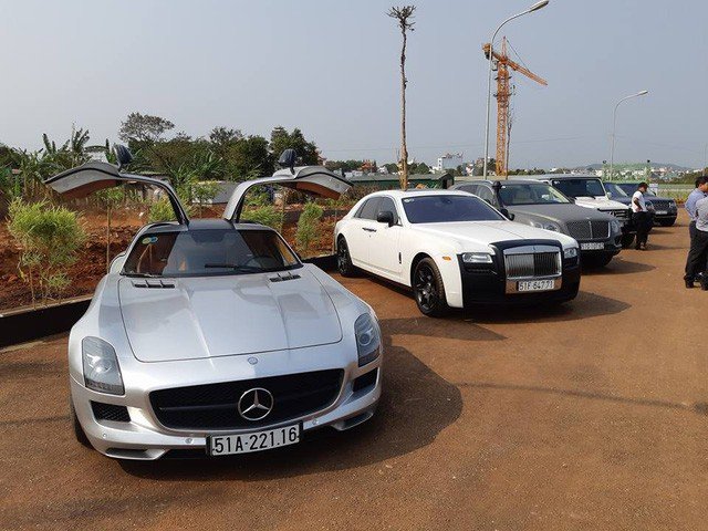 Đại gia Đặng Lê Nguyên Vũ bán hàng loạt siêu xe