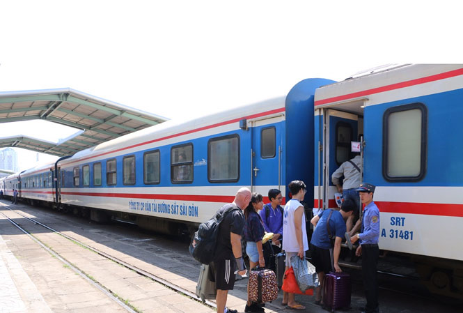 Sốt vé tàu, xe tuyến Sài Gòn – Nha Trang dịp lễ 30/4 Sốt vé tàu, xe tuyến Sài Gòn – Nha Trang dịp lễ 30/4