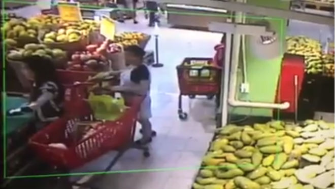 Bà bầu ngang nhiên nẫng ví của khách tại siêu thị BigC khiến dân mạng bức xúc